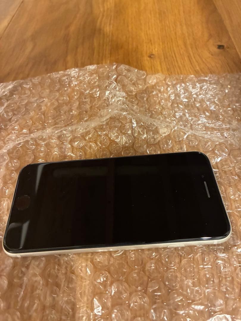 Apple iPhone SE (第3世代) スターライト128GB