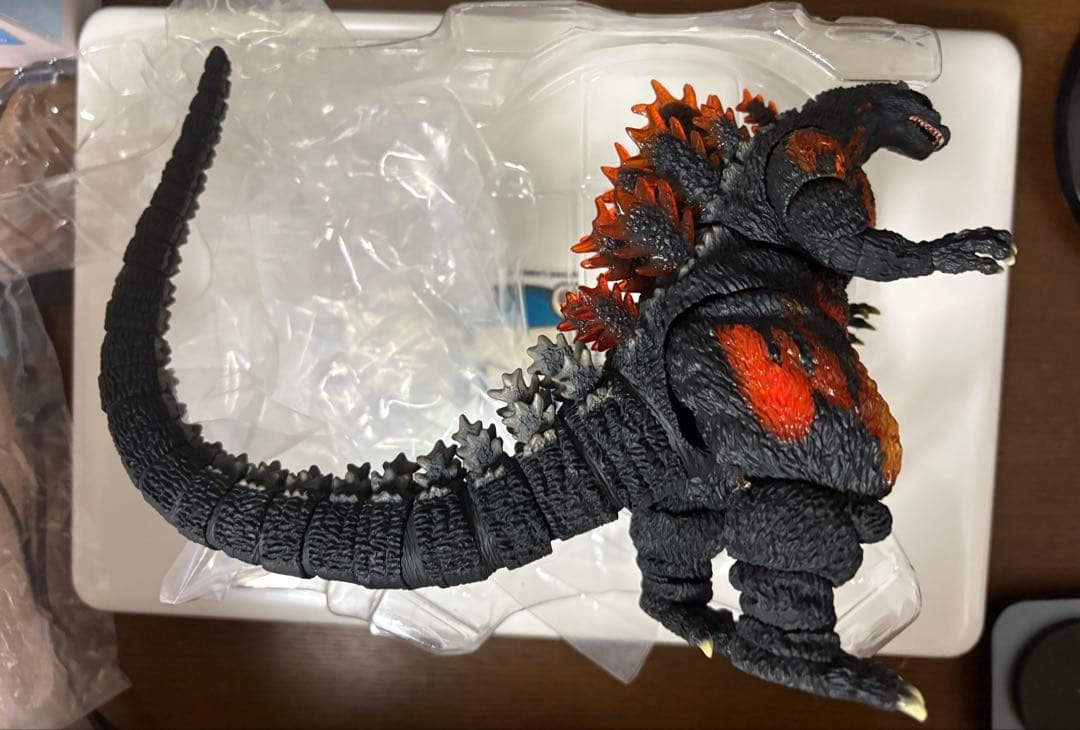 S.H.MonsterArtsゴジラ (1995) 70周年特別記念Ver.