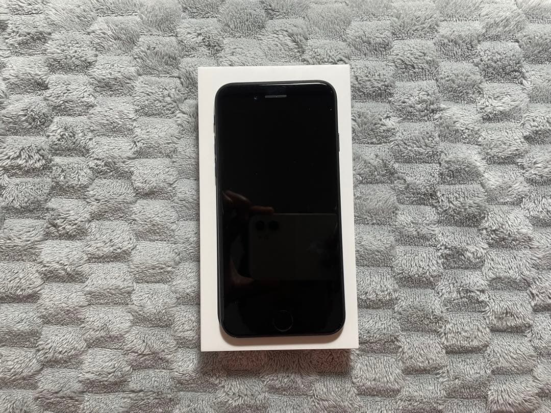 Apple iPhone SE (第3世代) 64gb ブラック