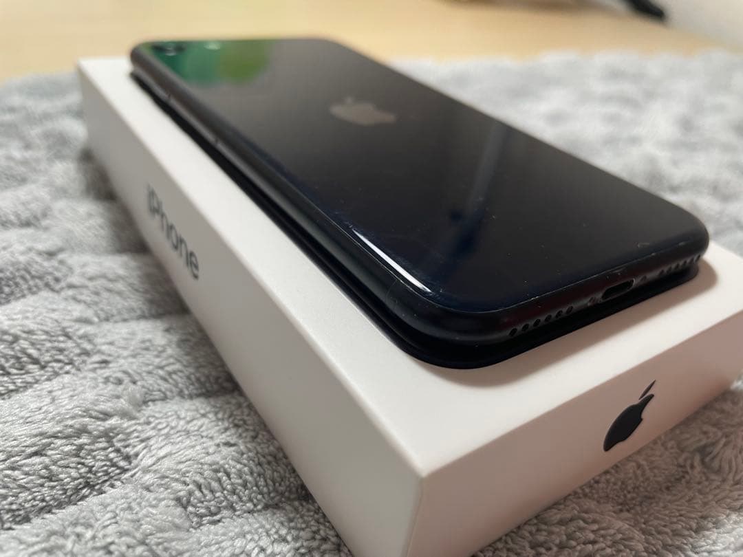 Apple iPhone SE (第3世代) 64gb ブラック