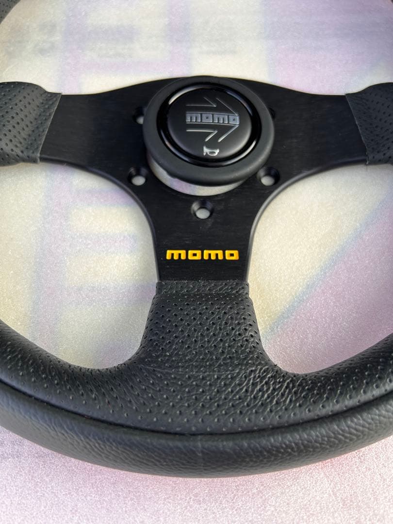 momo ステアリング TEAM 300
