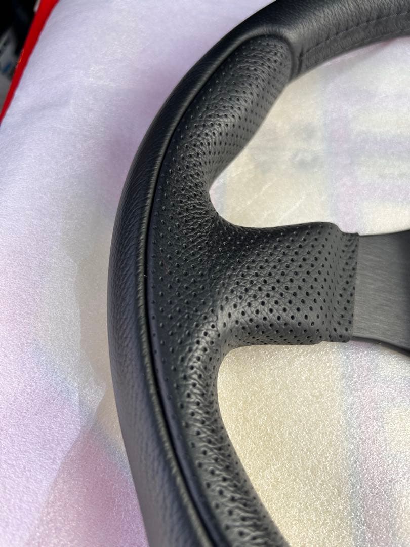 momo ステアリング TEAM 300