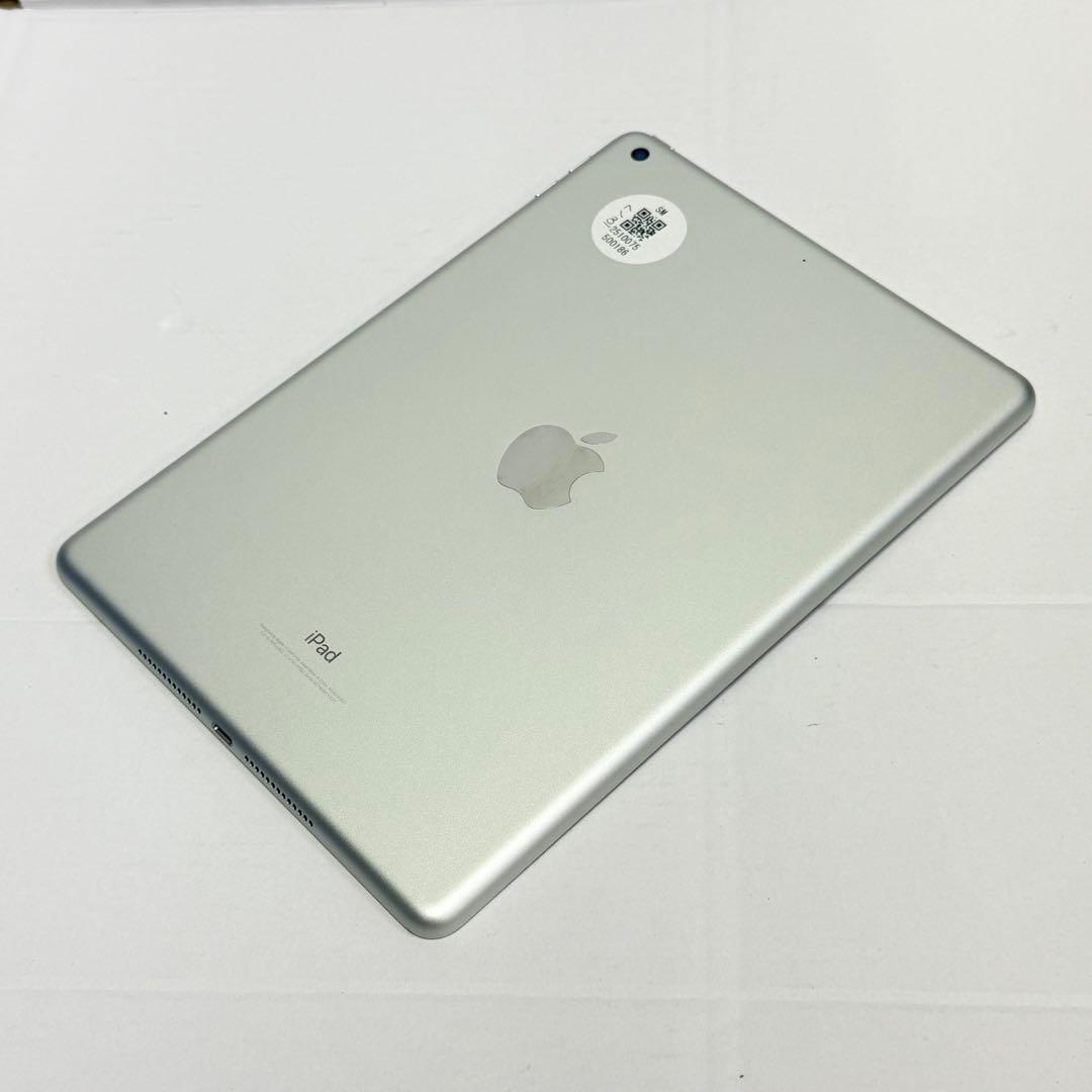 良品 iPad (第5世代)シルバー32GB (A1822)