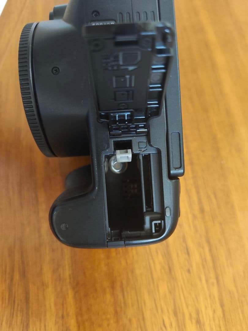 【ジャンク】Canon EOS Kiss X10 デジタル一眼レフカメラ