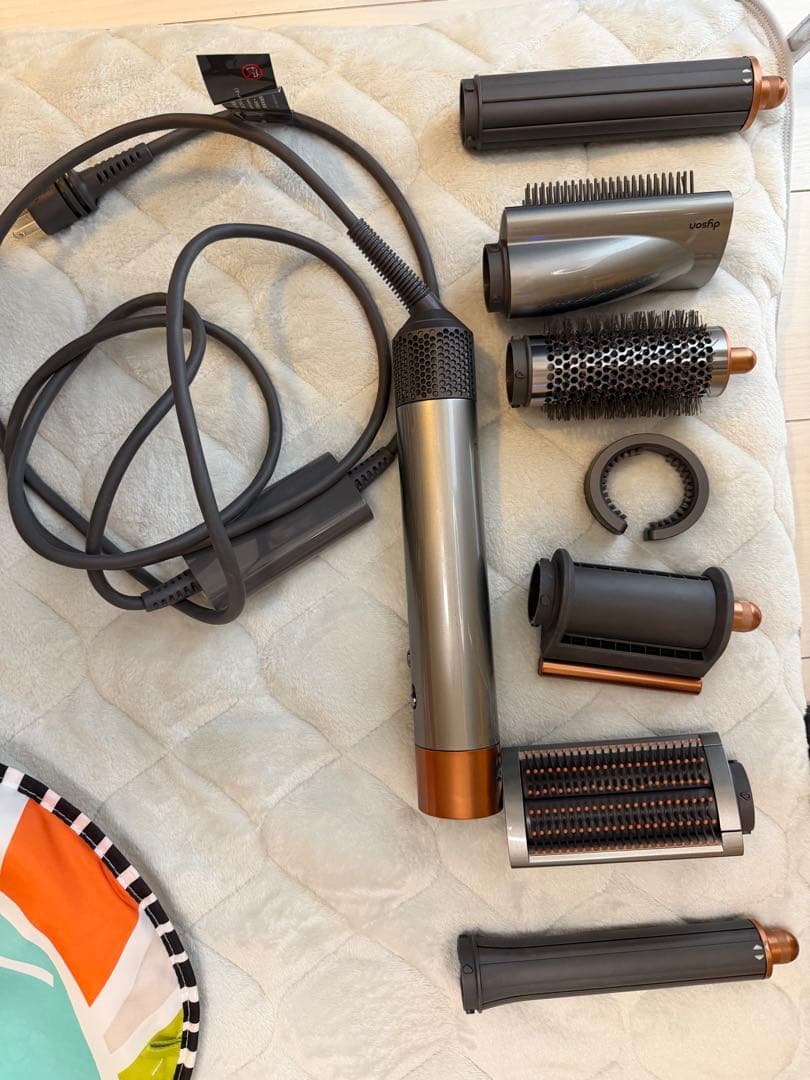 ダイソン　HS05 マルチスタイラー　ニッケル　エアラップ