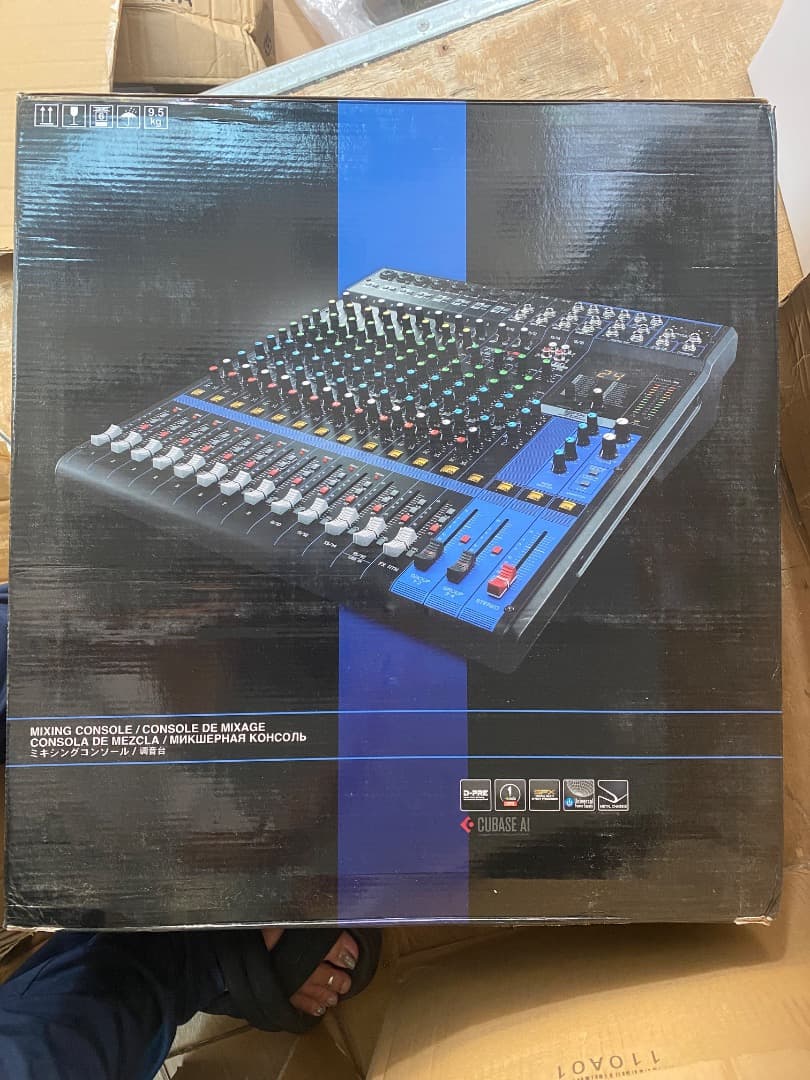 新品未使用 ミキシングコンソールUSB16チャンネルミキサー