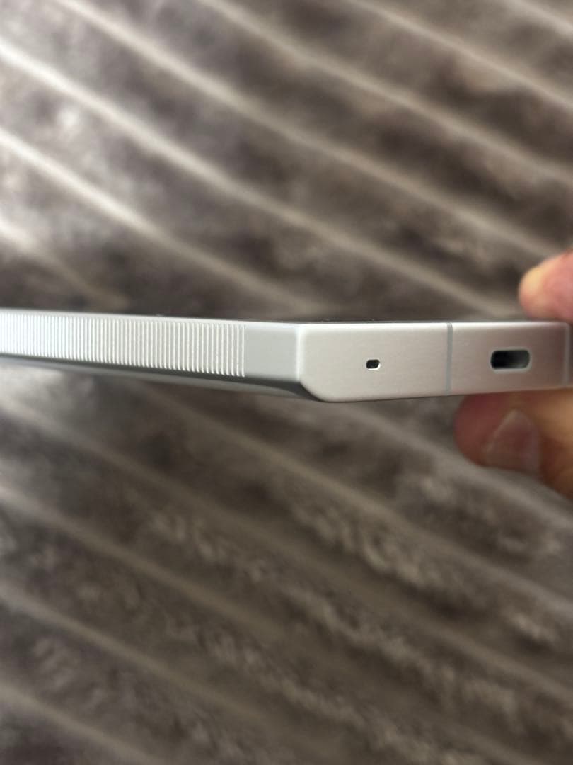 超美品　ライツフォン2 本体、レンズカバー付き