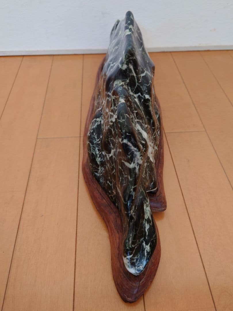 蛇紋岩　大　水石 鑑賞石