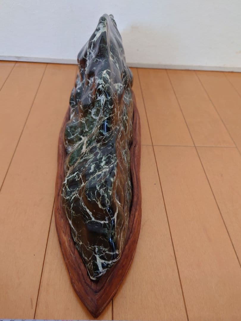 蛇紋岩　大　水石 鑑賞石