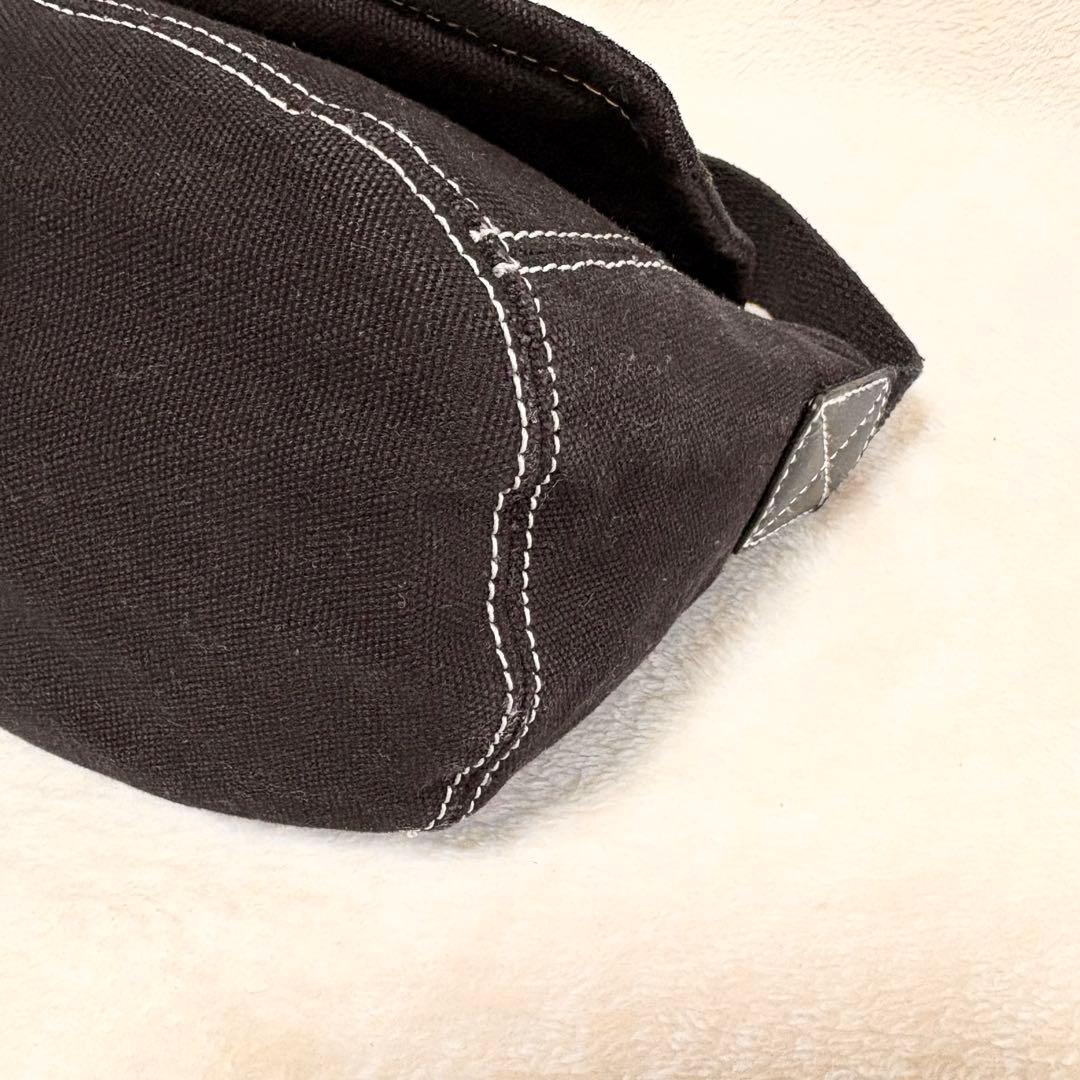 Vivienne Westwood デカオーブブラックキャンバスショルダーバッグ