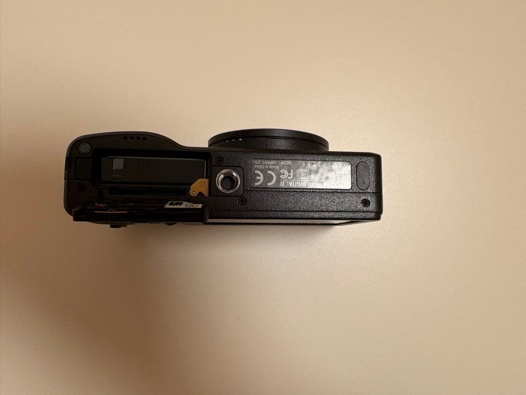 ショット数2884回 美品 RICOH GR DIGITAL IV 充電器付き