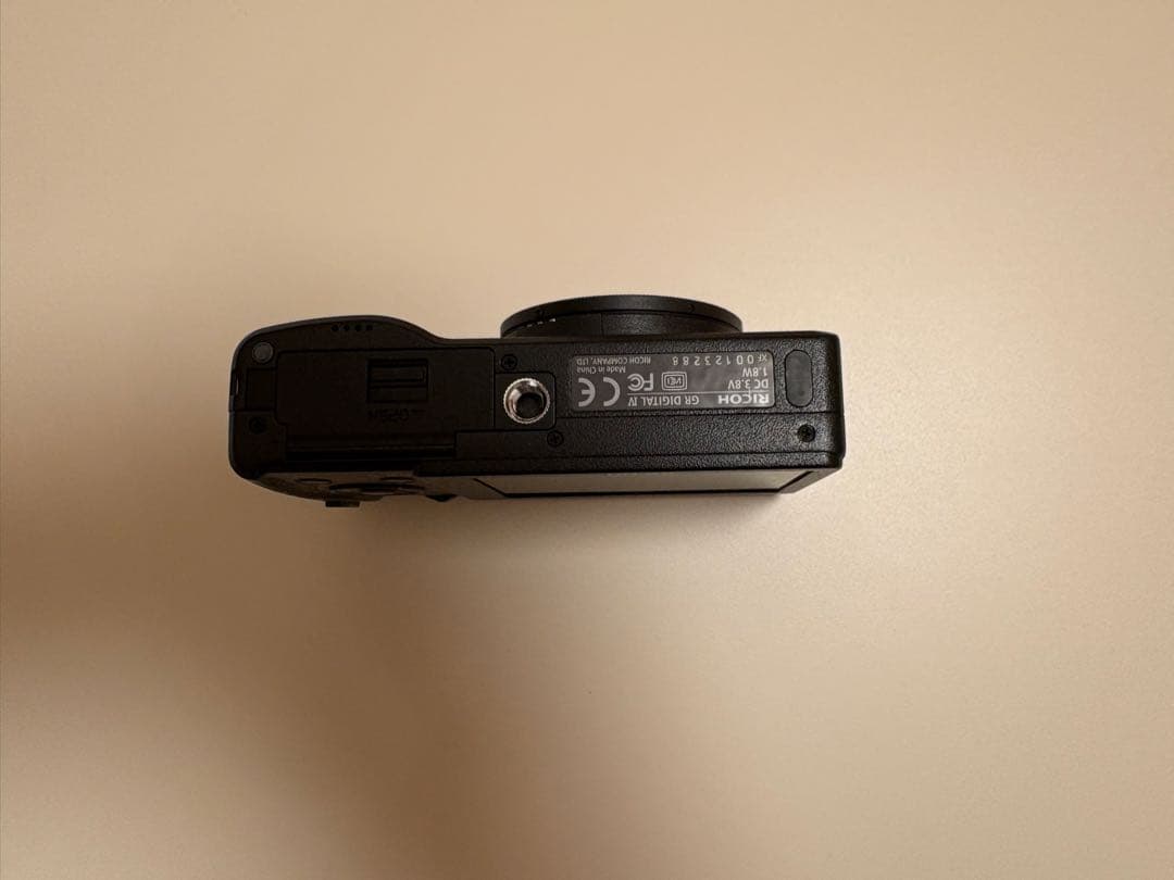 ショット数2884回 美品 RICOH GR DIGITAL IV 充電器付き