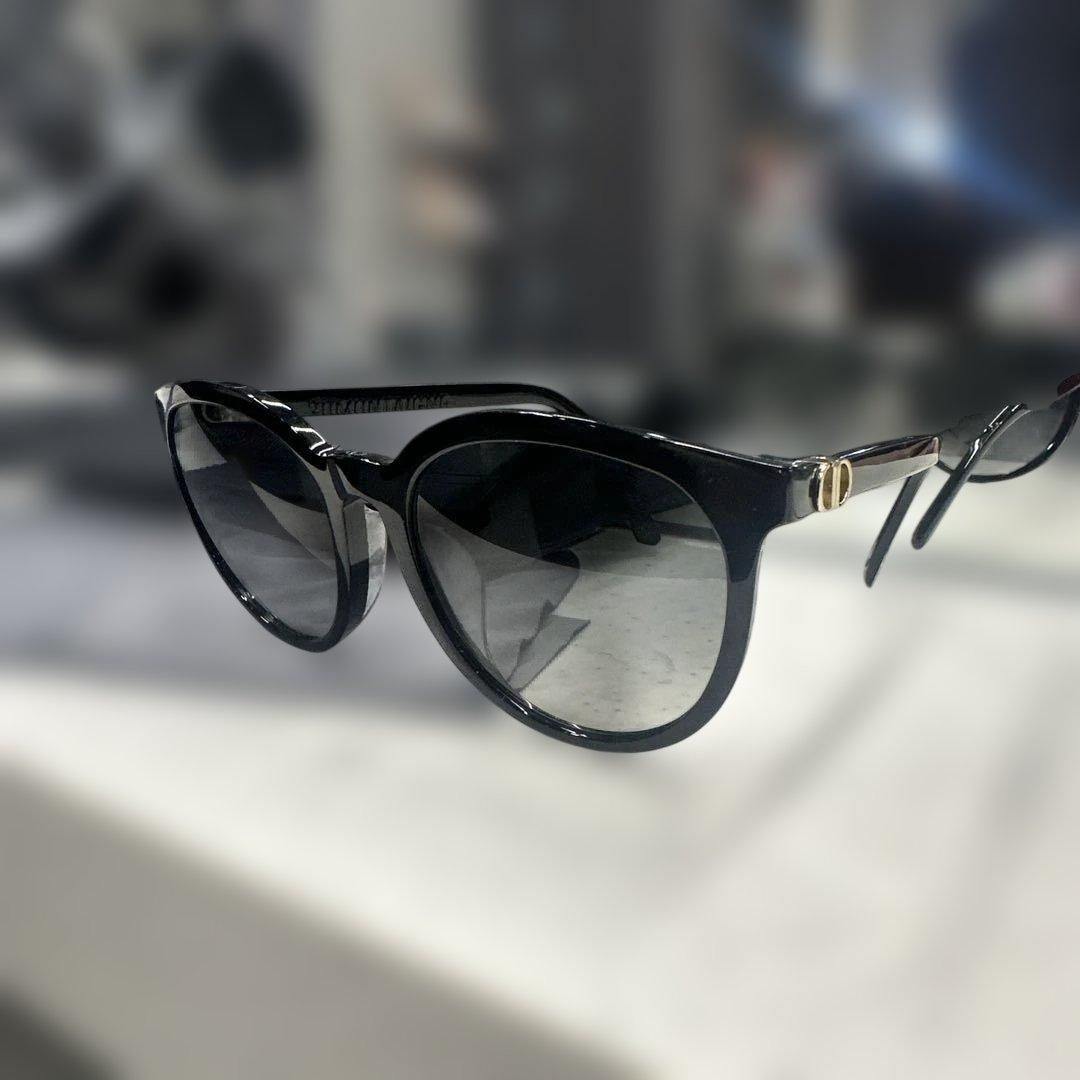 Dior Montaign Min R2F ブラックサングラス