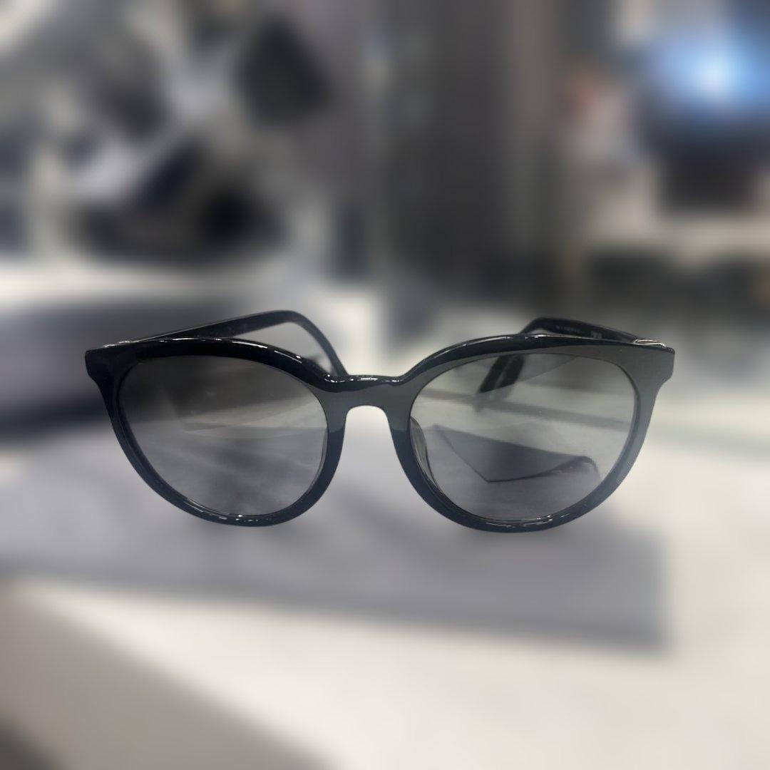 Dior Montaign Min R2F ブラックサングラス