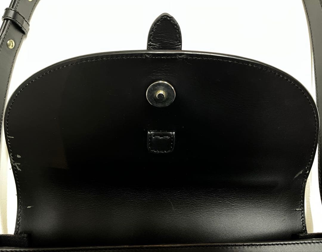 A.P.C. ブラックショルダーバッグ