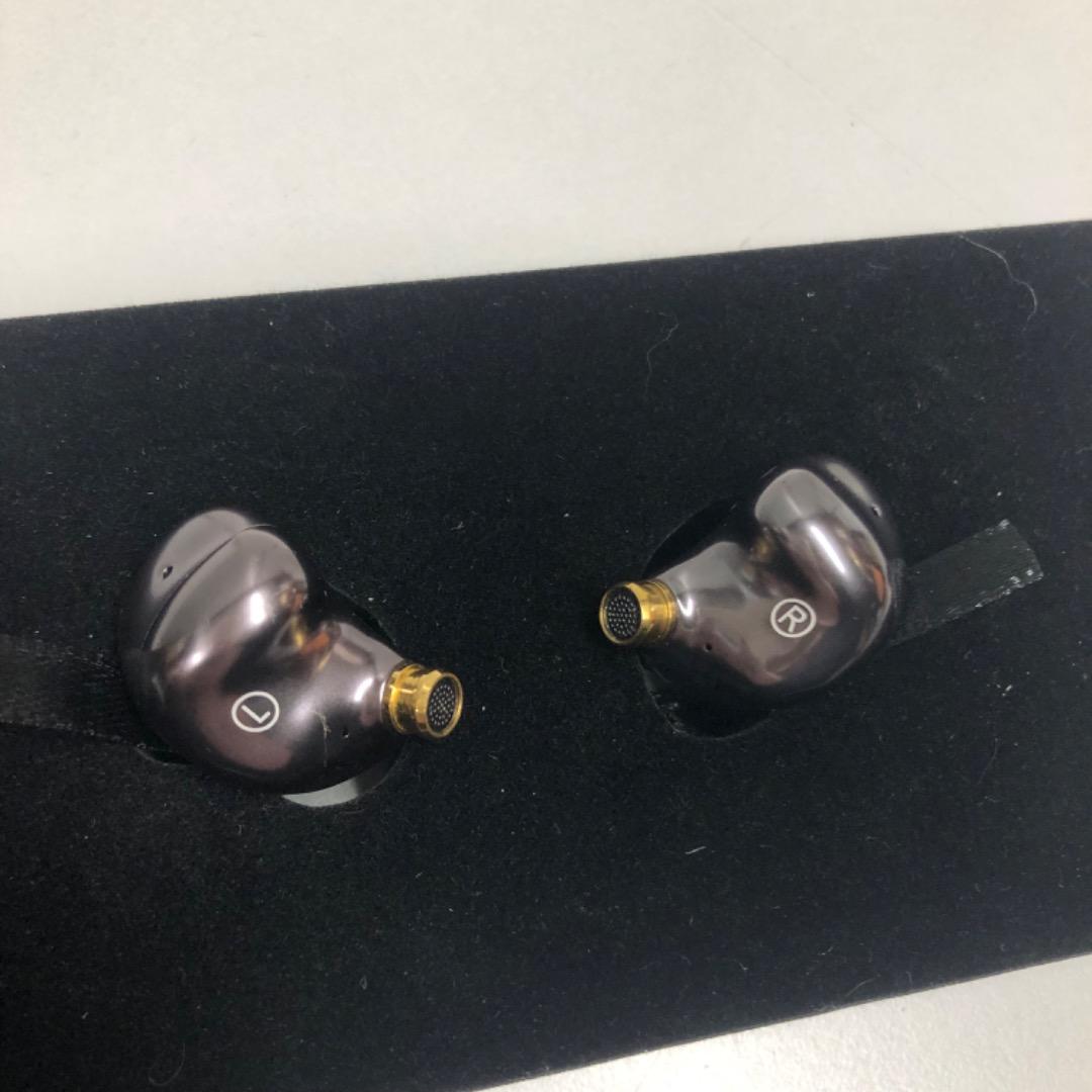 Tin HiFi イヤホン