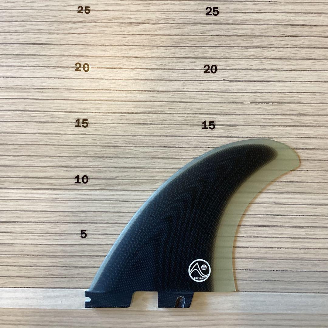 新品　ツインフィン　FCS2 素材：グラスファイバー T.H.E D.A.Y