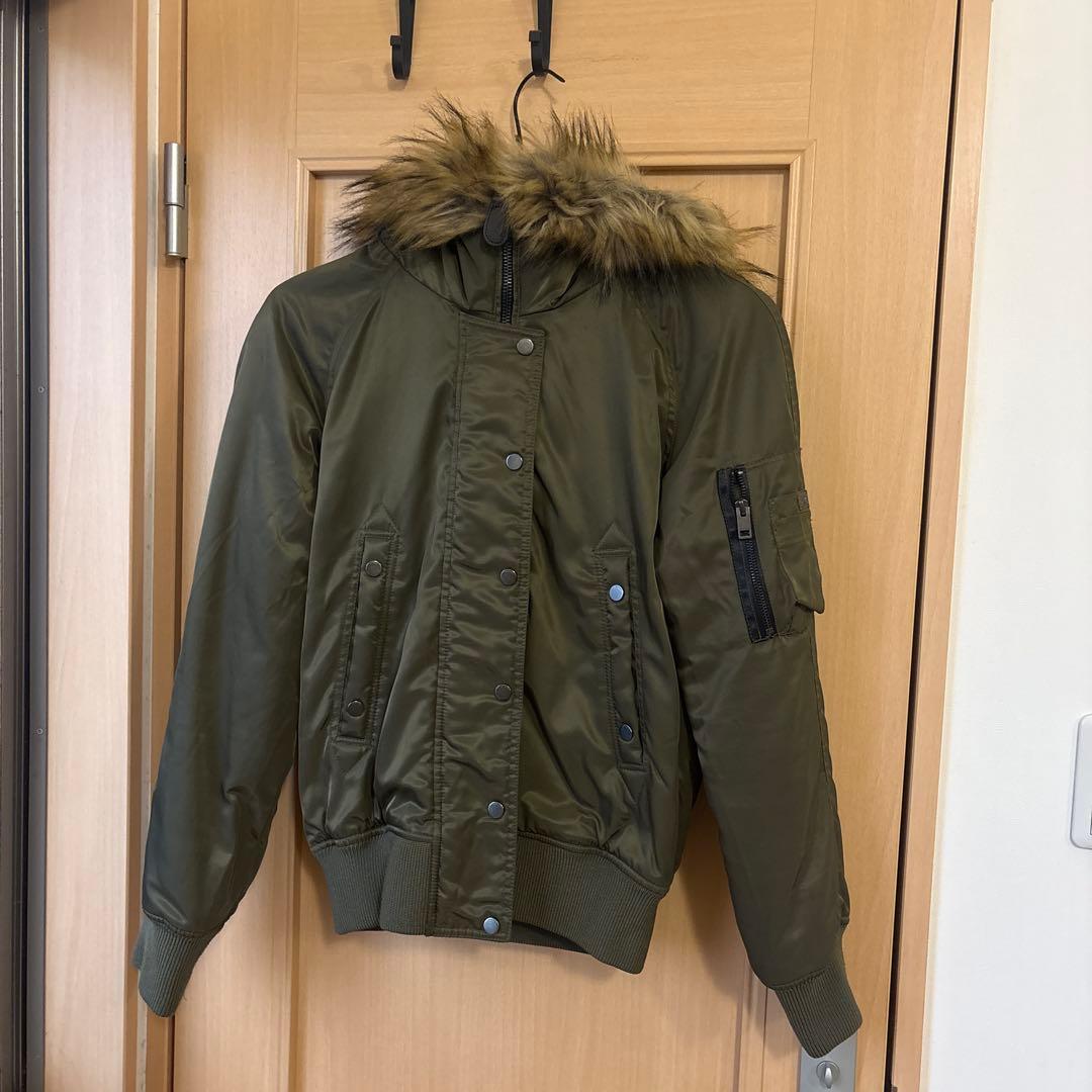 DIESELファー付きオリーブボンバージャケット