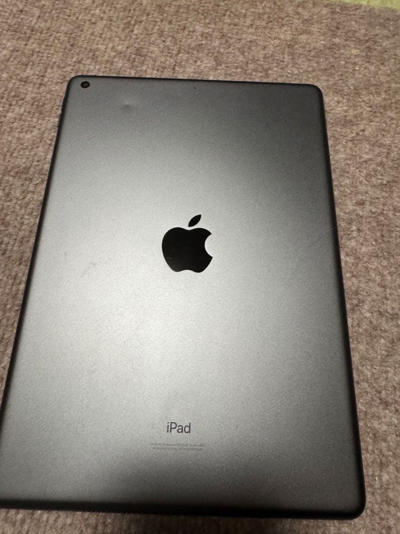 タケちゃん　　初売り　美品！iPad第9世代