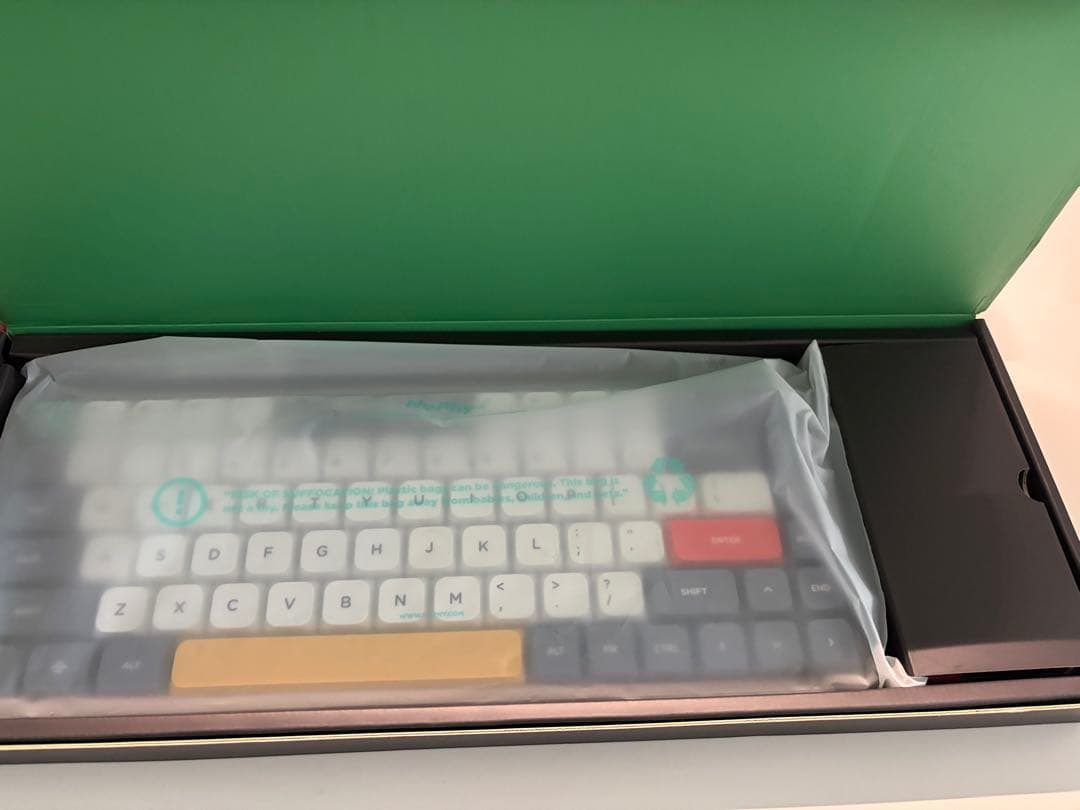 NuPhy Air75 メカニカルキーボード US配列