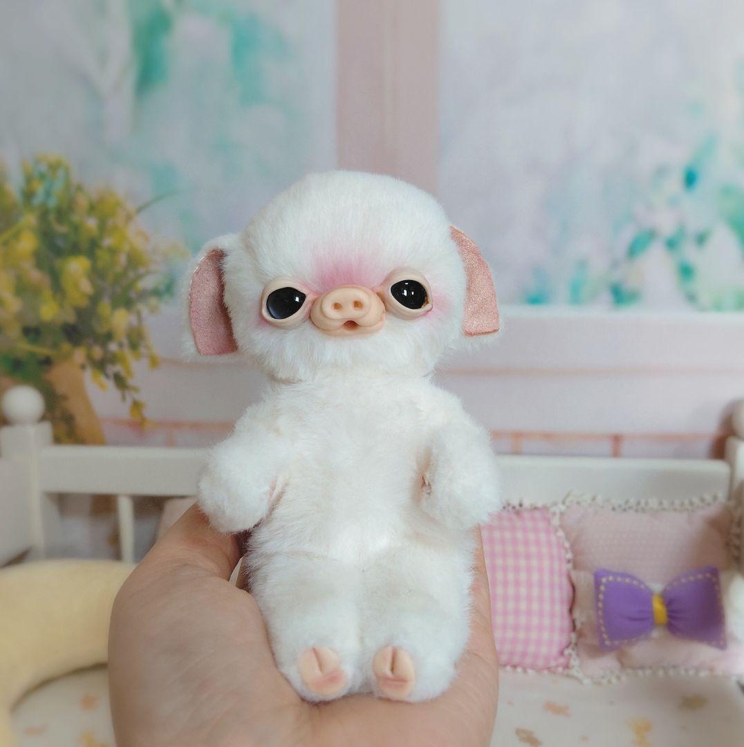 ミニブタちゃん　アートドール　ぬいぐるみ
