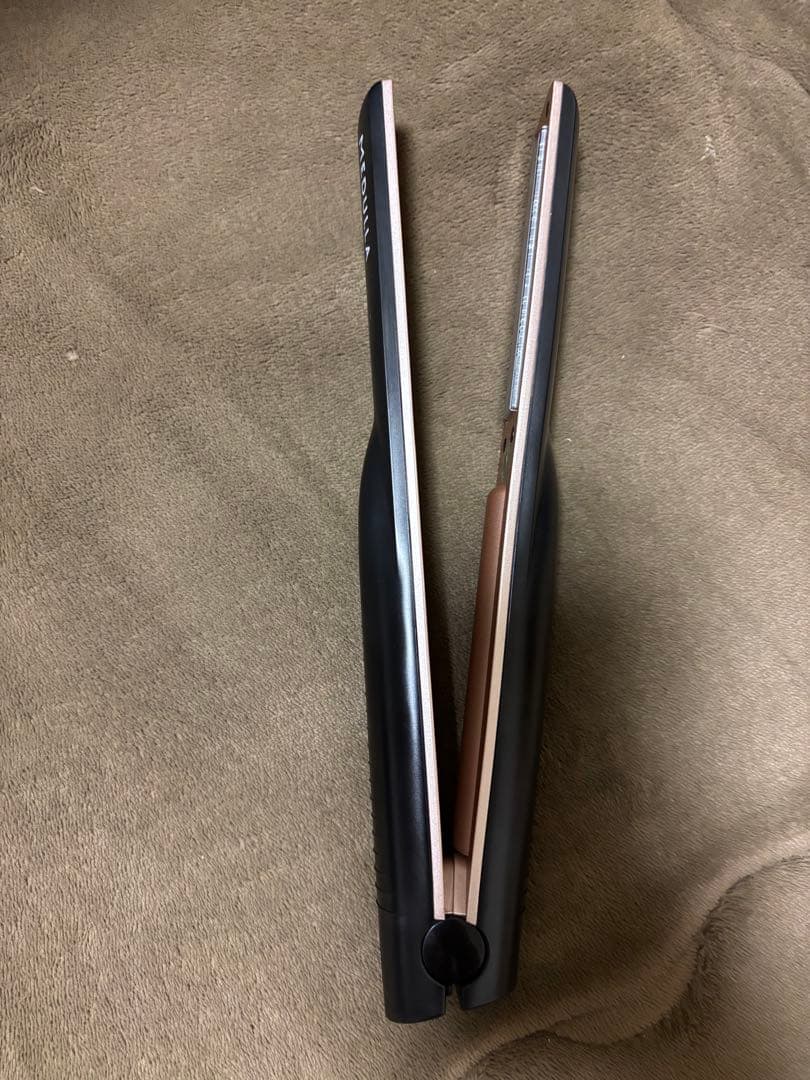 【._.ページ】MEDULLA ヘアアイロン ブラック 専用スタンド付き