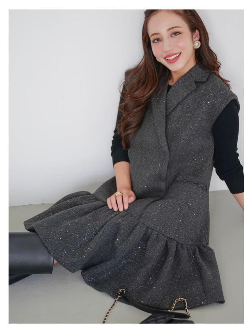 新品未使用タグ付き OBLI ラメジャケットドレス