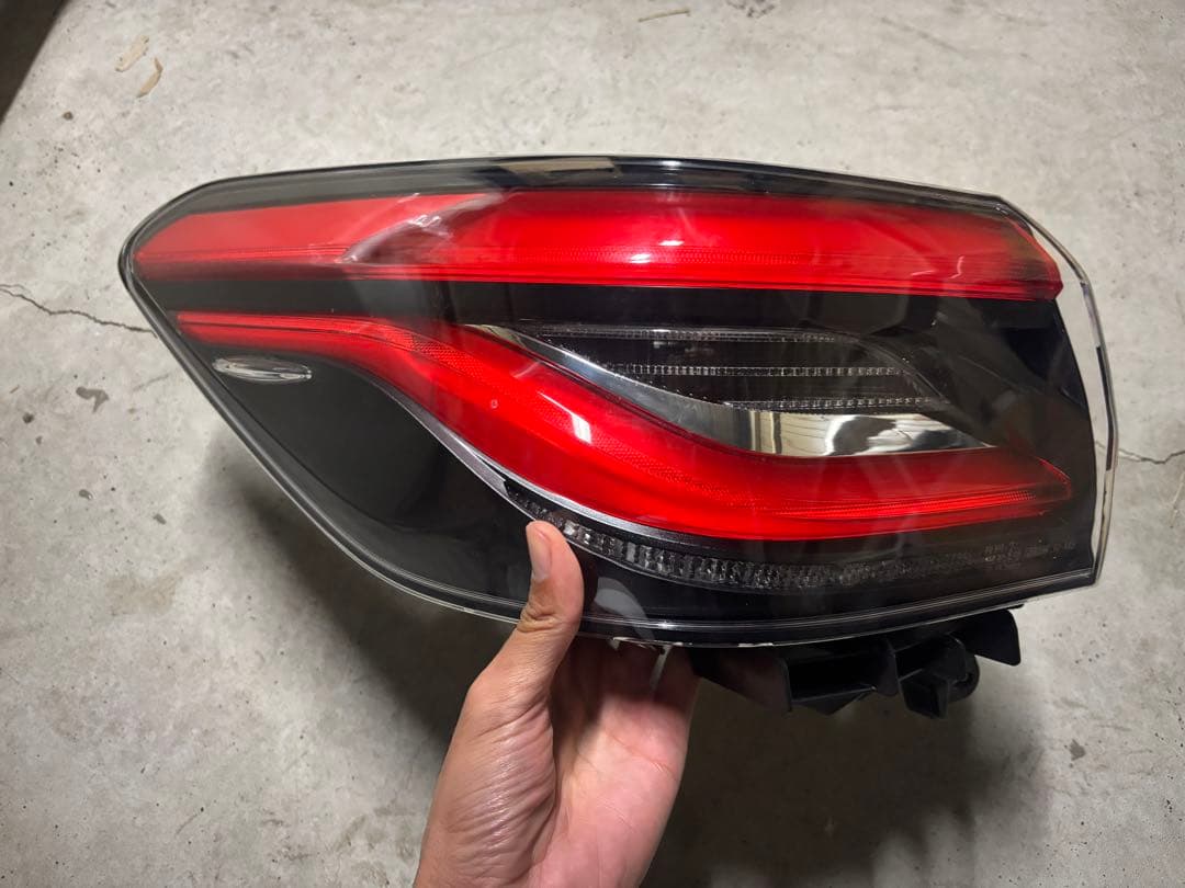 220系　クラウン　テールレンズ