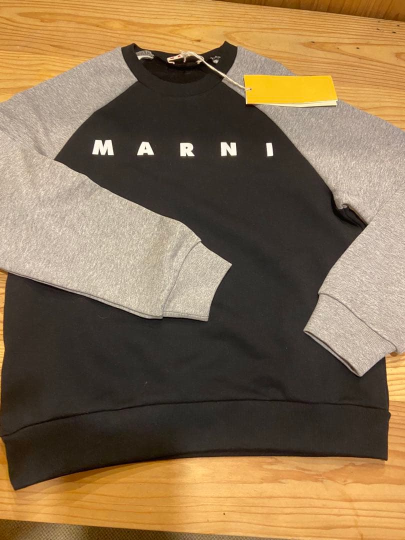 MARNI ロゴ トレーナー 黒/グレー