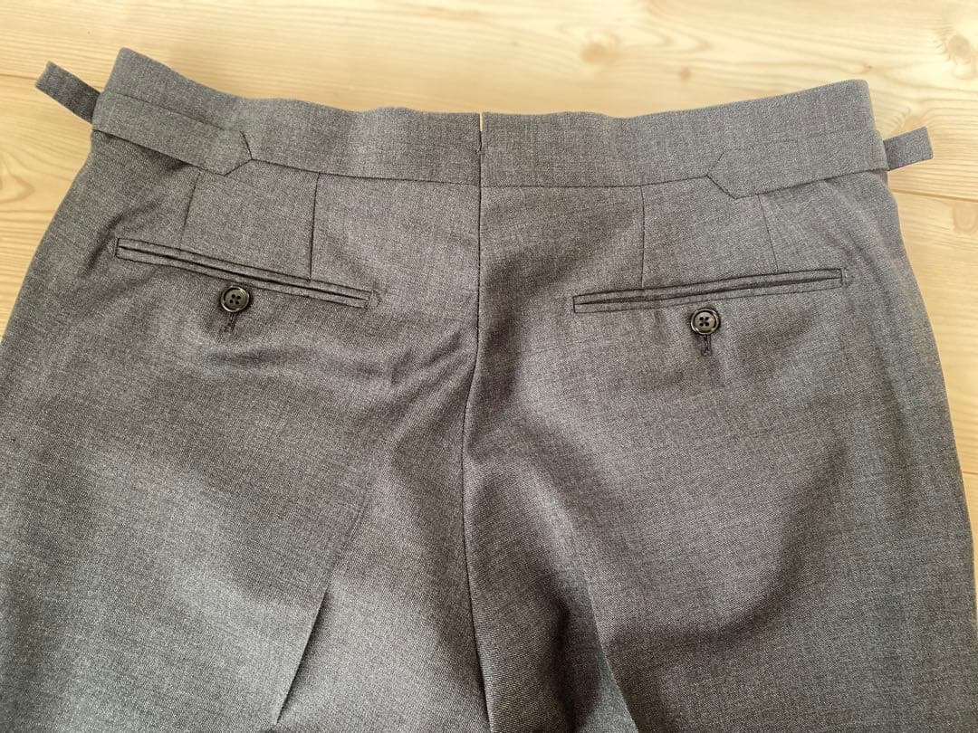 美品TOM FORD トムフォード スラックス　チャコール　サイズ50R