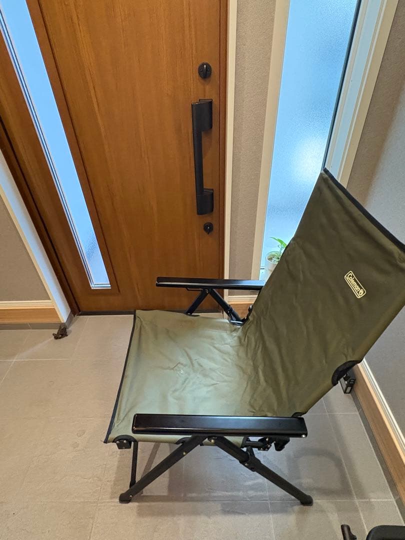 Coleman 折りたたみ　レイチェア オリーブと ウォータージャグ 10L