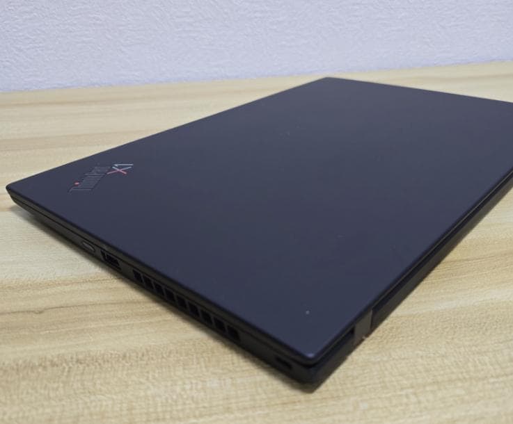 ThinkPad X1 Crabon 第10世代i7 16G/SSD512GB