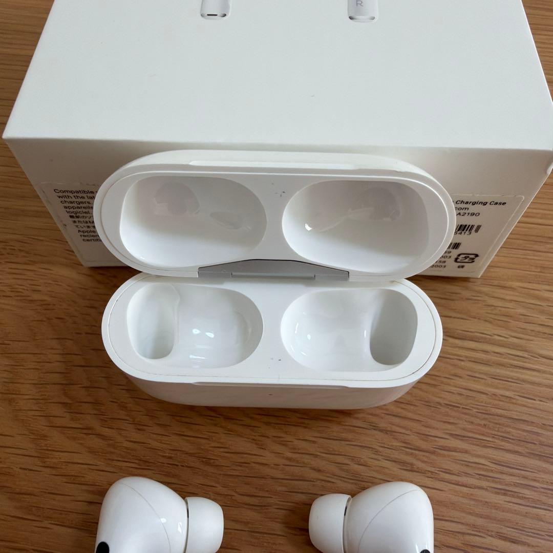 【美品】AirPods pro 第一世代 （箱・付属品あり）