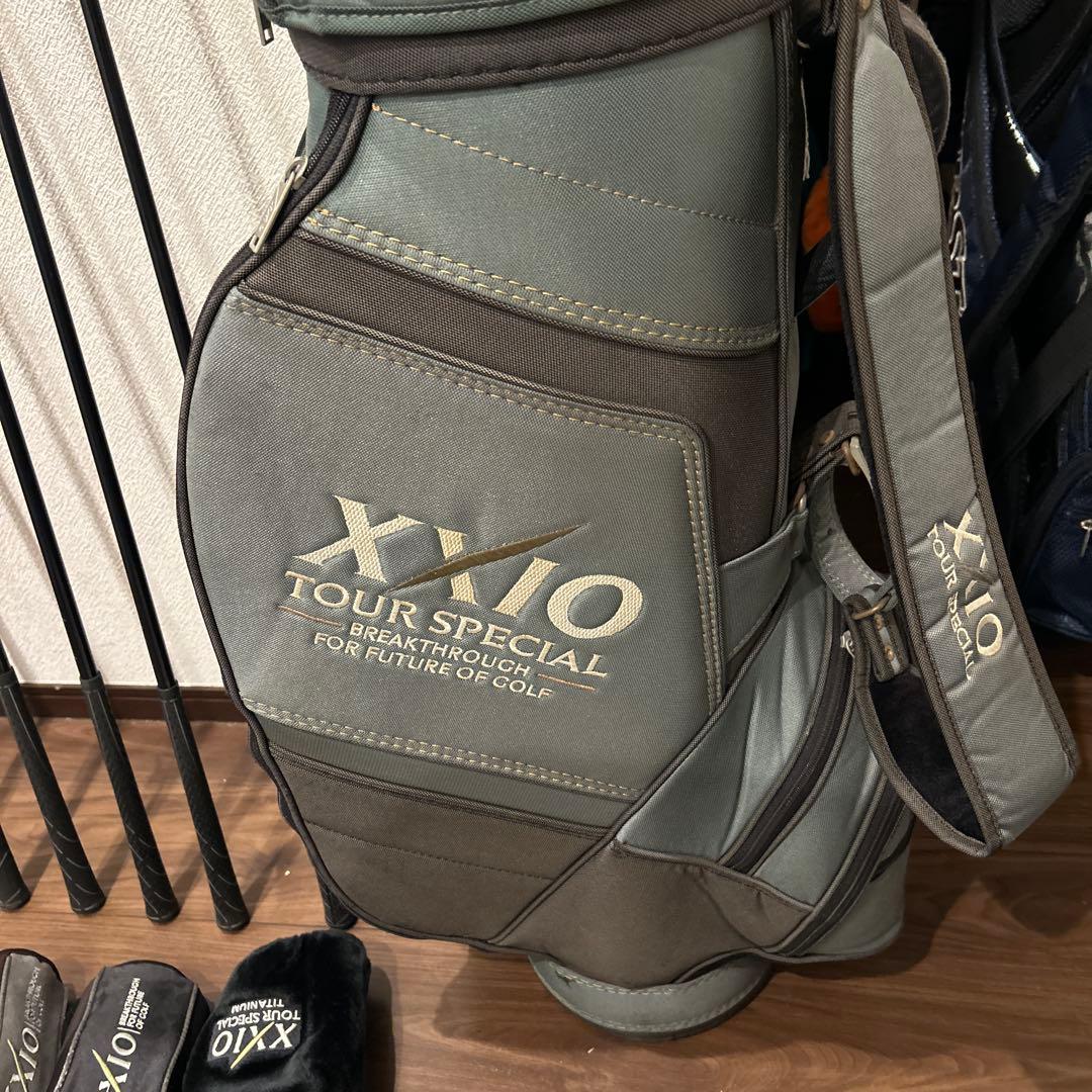 ゼクシオ他　メンズ R 15本　右利き　ゴルフセット