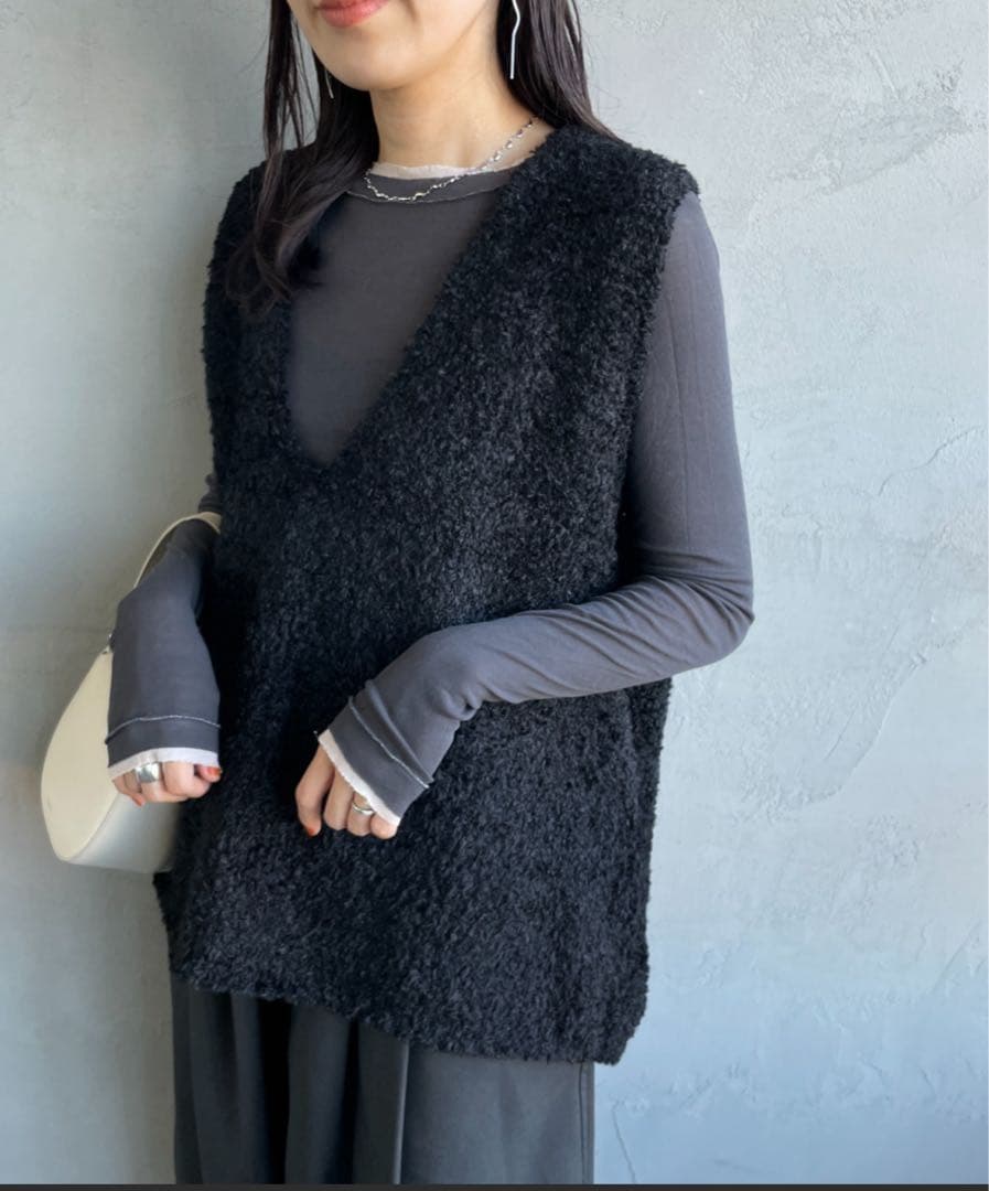 ミズイロインド ワイドVネック ニットベスト