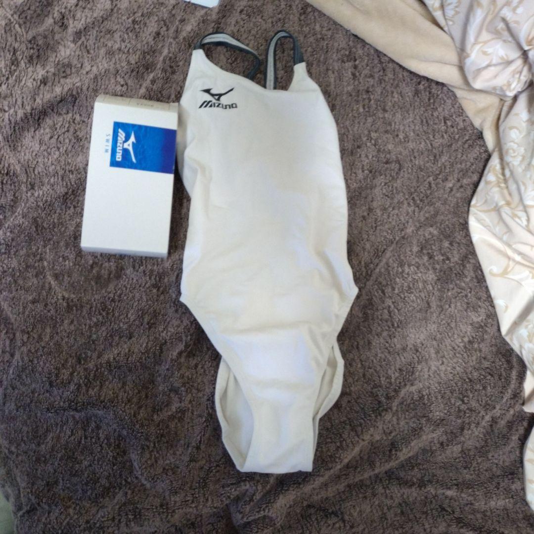 Mizuno スポーツ用水着 ホワイト 箱付き