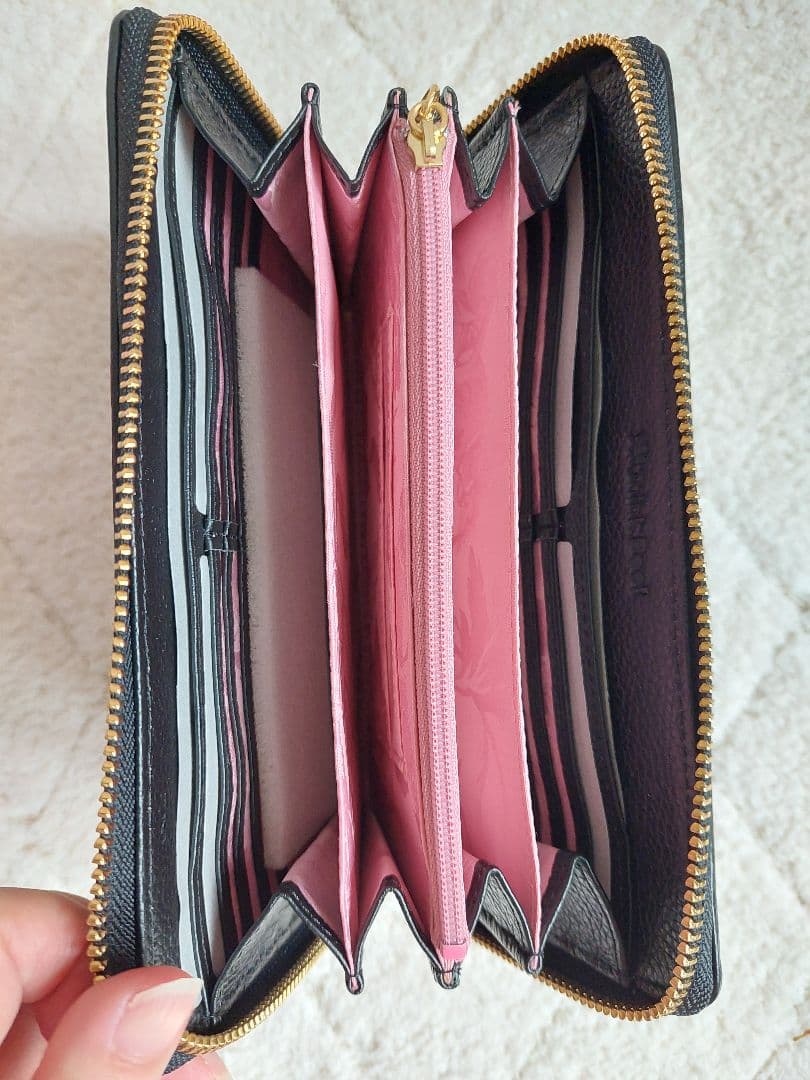 ✨未使用品✨Think 　Bee ！のチェストフィオーレ ラウンドファスナ一財布