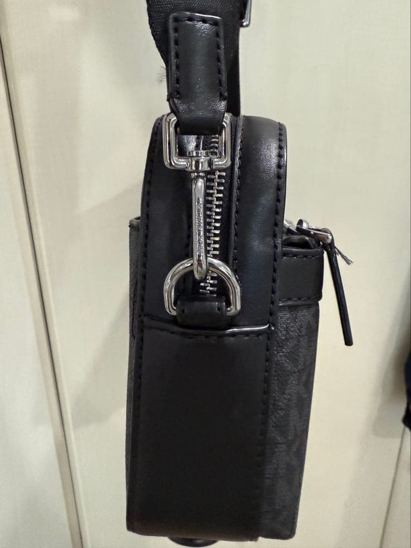 マイケルコース　ショルダーバッグ　メンズ