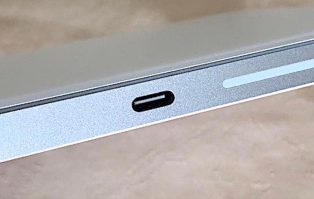 極上優良品｜最新｜USB-C｜Magic Trackpad 4｜APPLE｜純正