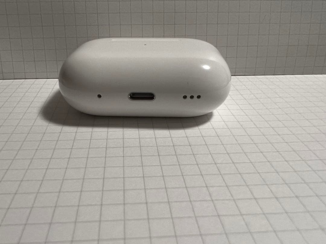 （Lightning）付きAirPods Pro（第2世代）　左