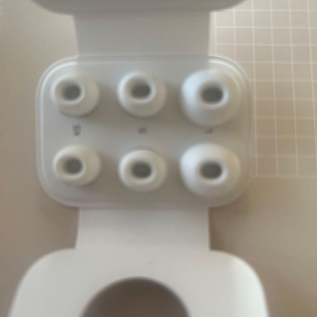 （Lightning）付きAirPods Pro（第2世代）　左