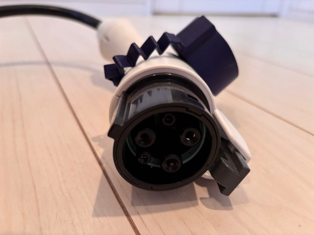 日産　EV充電ケーブル 200v