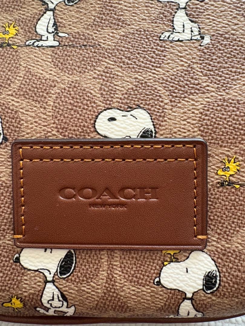 COACH スヌーピー柄 ボディバッグ　未使用