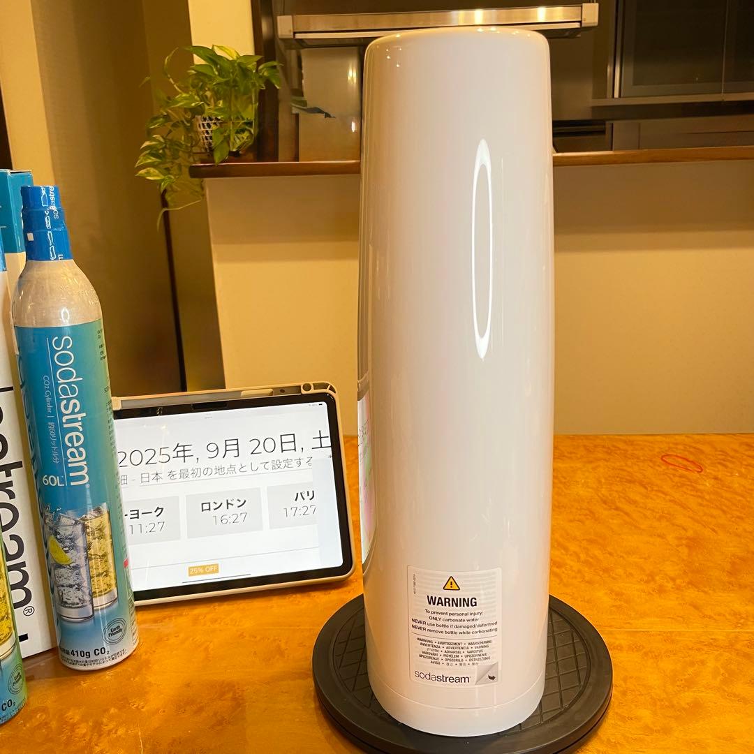 ほぼ新品ソーダストリーム スピリットW シリンダー2本 、未使用1Lボトル1本