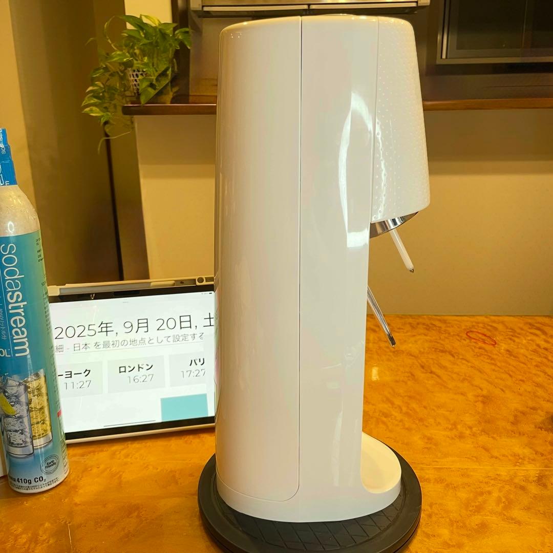 ほぼ新品ソーダストリーム スピリットW シリンダー2本 、未使用1Lボトル1本