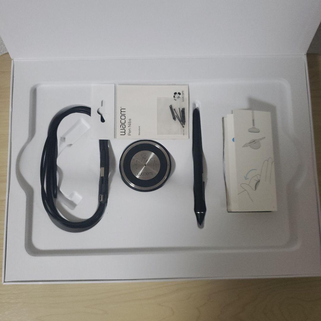 Wacom Intuos Pro 液晶ペンタブレット本体 Mサイズ