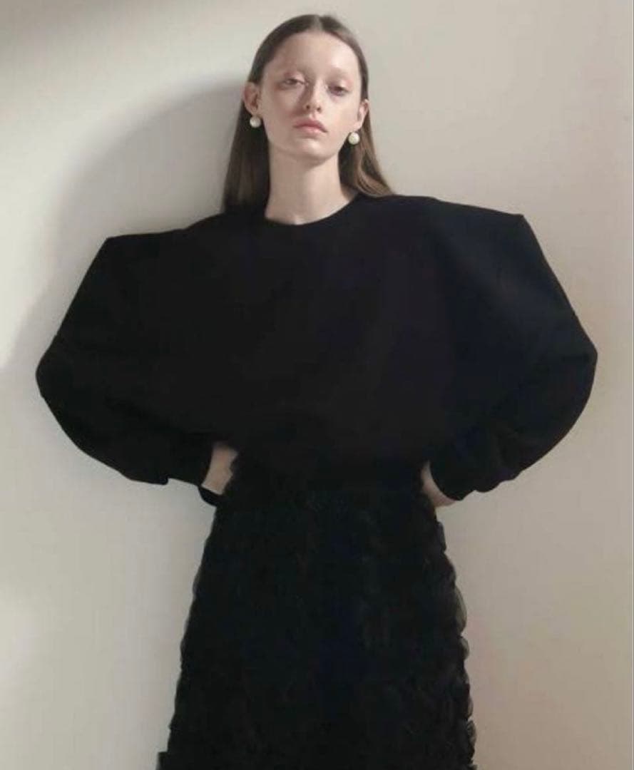 AMOMMA PUFF SLEEVE SWEAT 起毛なし ブラック