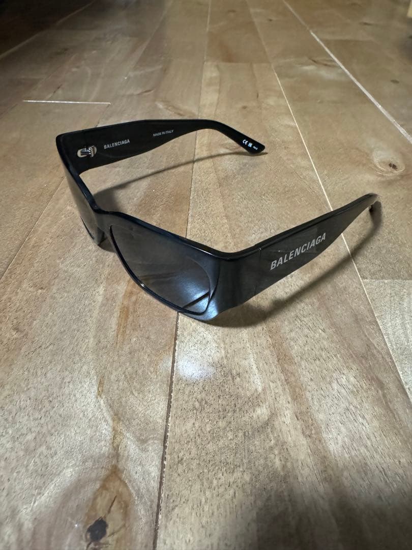 ぴ*ー様 BALENCIAGA ブラック サングラス