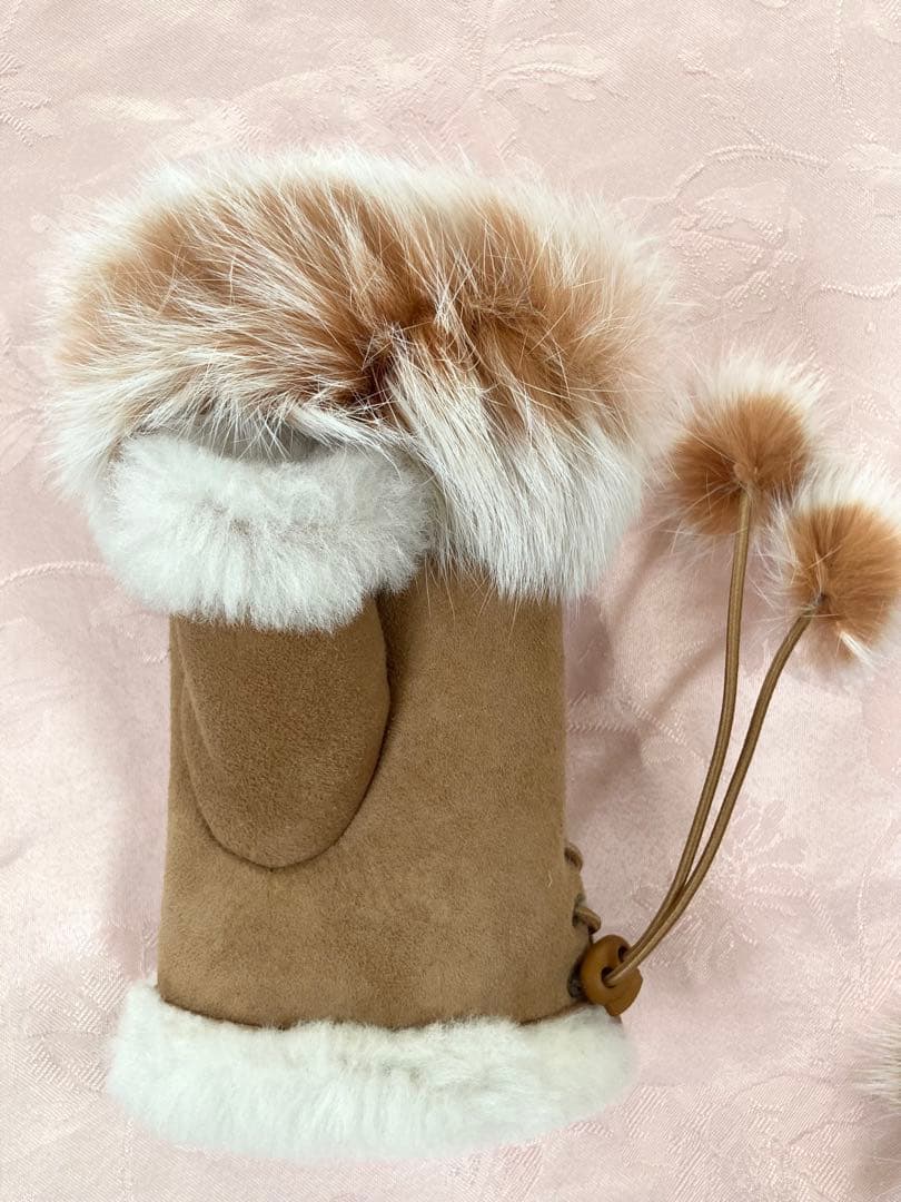 UGG アグ　ムートン手袋　グローブ　箱付き　レディース