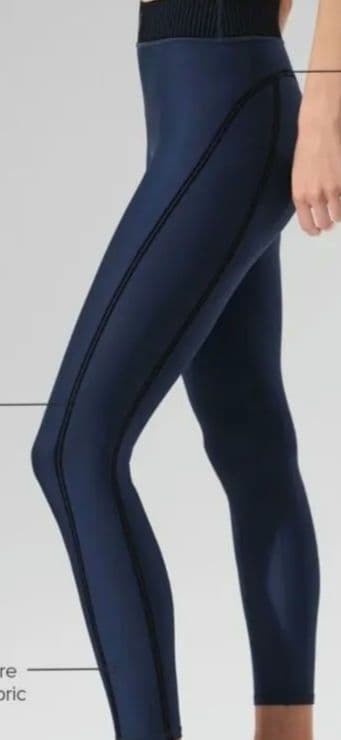 ネイビーカラー